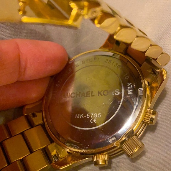 MK WATCH - Picture 5 of 5